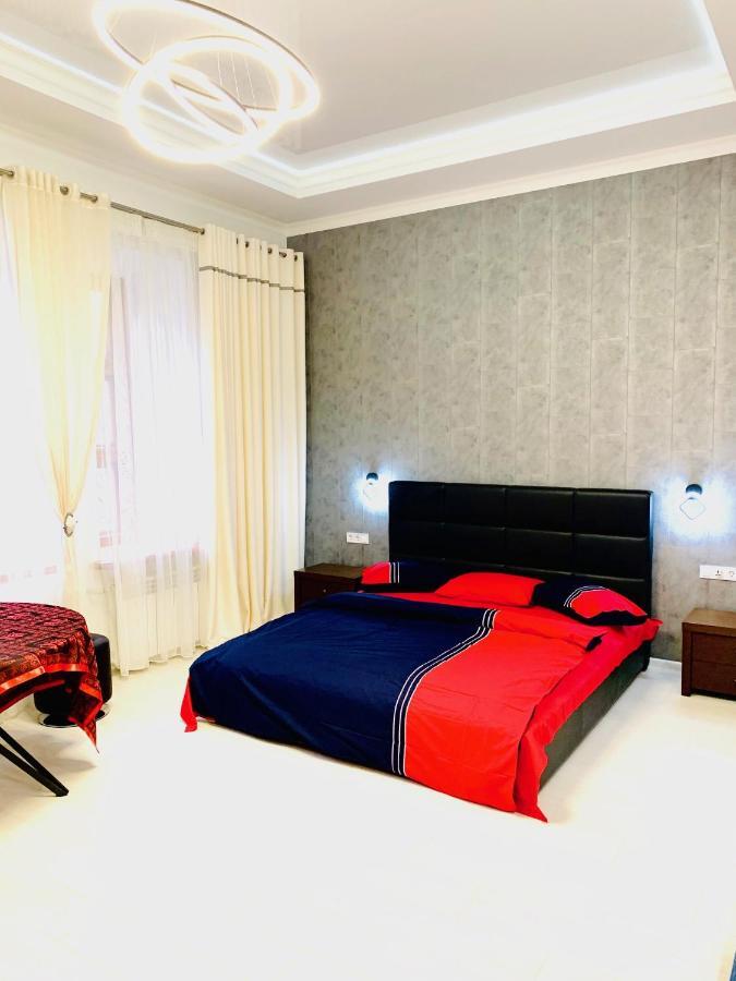 Vip Студио На Дерибасовской Apartment โอเดสซา ภายนอก รูปภาพ